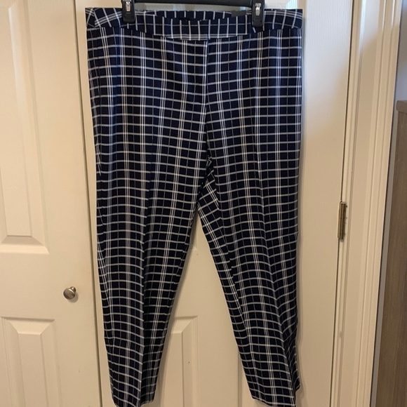 Amanda + Chelsea Women’s Alex Plaid Ankle Pant - Picture 1 of 11